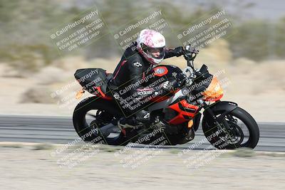 media/Dec-01-2025-Moto Forza (Mon) [[2daa91e15f]]/3-Beginner Group/Session 2 (Turn 7 Inside Pans)/